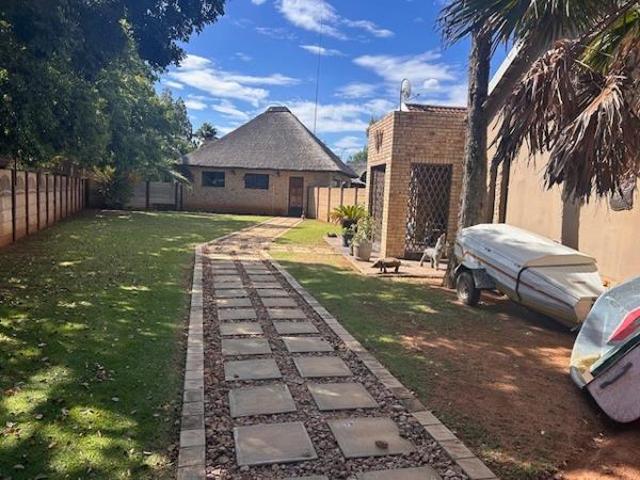 4 Bedroom House in Stilfontein