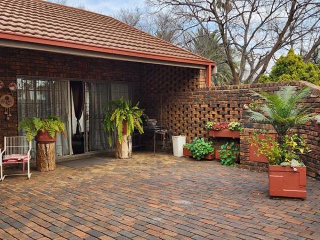 4 Bedroom House in Stilfontein