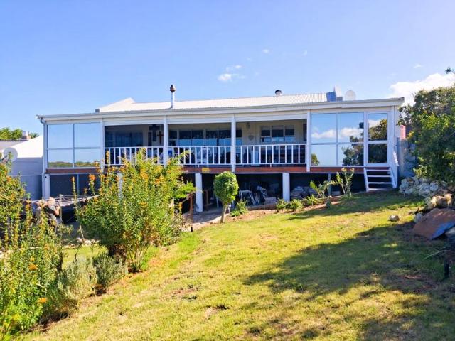 4 Bedroom House in Still Bay West