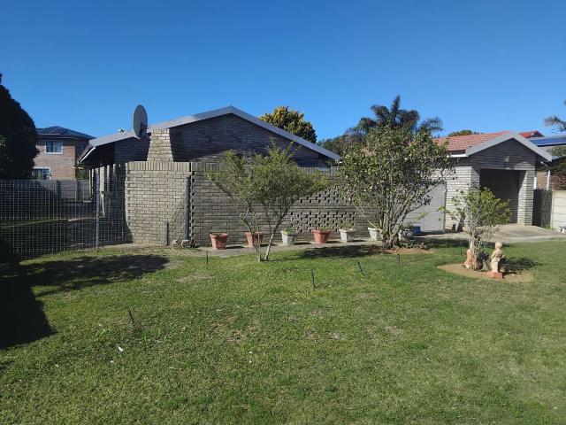 4 Bedroom House in Still Bay West