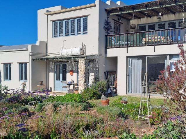 4 Bedroom House in Still Bay West