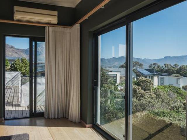 4 Bedroom House in Stonehurst Mountain Estate