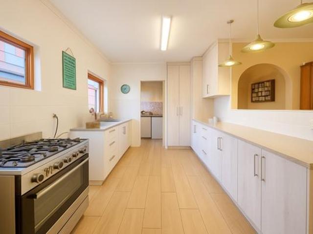 4 Bedroom House in Strand North