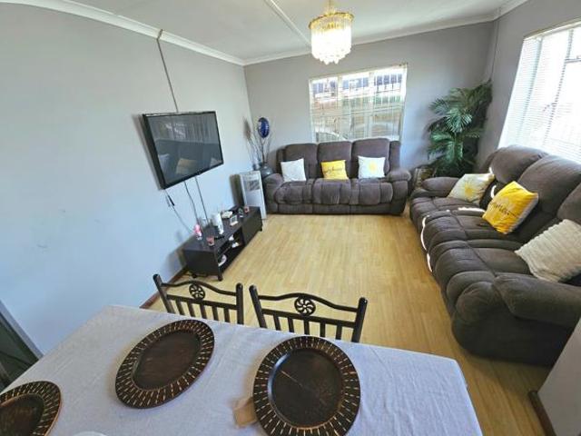 4 Bedroom House in Strandfontein