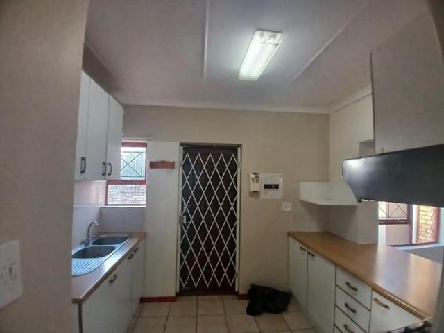 4 Bedroom House in Strelitzia Park
