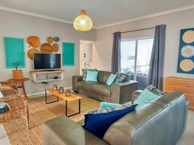 4 Bedroom House in Struisbaai