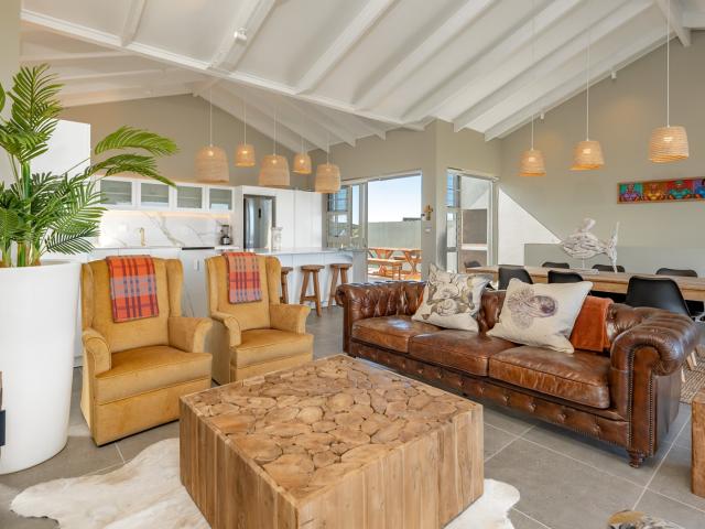 4 Bedroom House in Suiderstrand