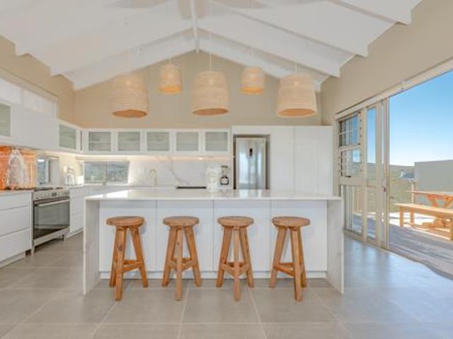4 Bedroom House in Suiderstrand