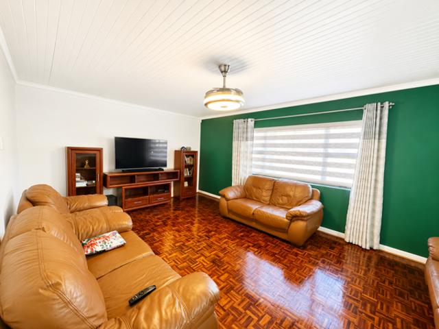 4 Bedroom House in Suidheuwel
