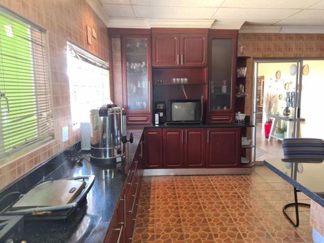 4 Bedroom House in Suidrand