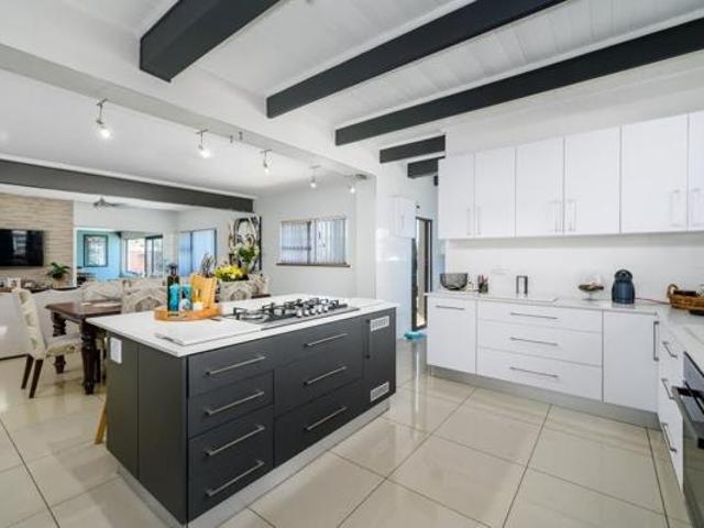 4 Bedroom House in Summerstrand