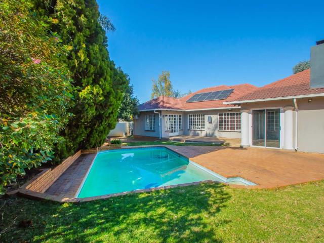 4 Bedroom House in Sundowner
