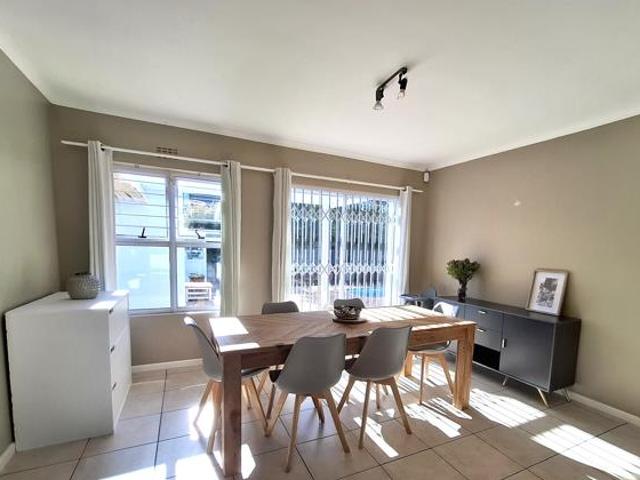 4 Bedroom House in Sunningdale