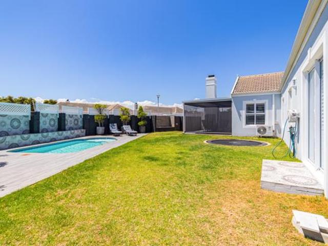 4 Bedroom House in Sunningdale
