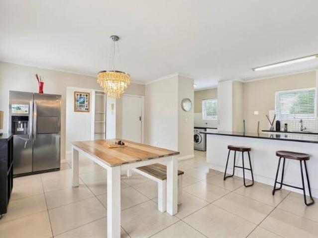 4 Bedroom House in Sunningdale