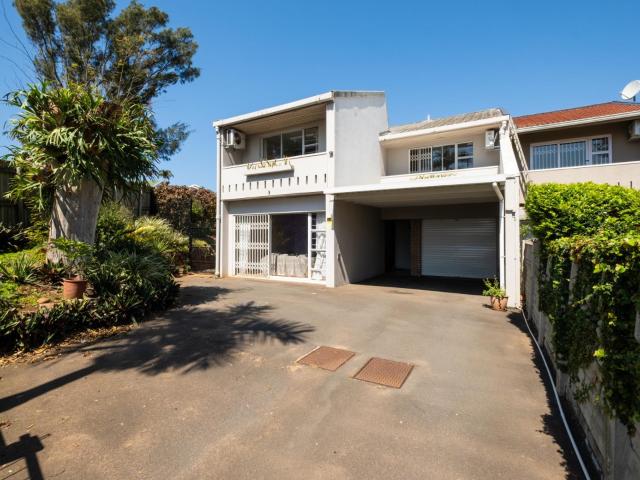4 Bedroom House in Sunningdale