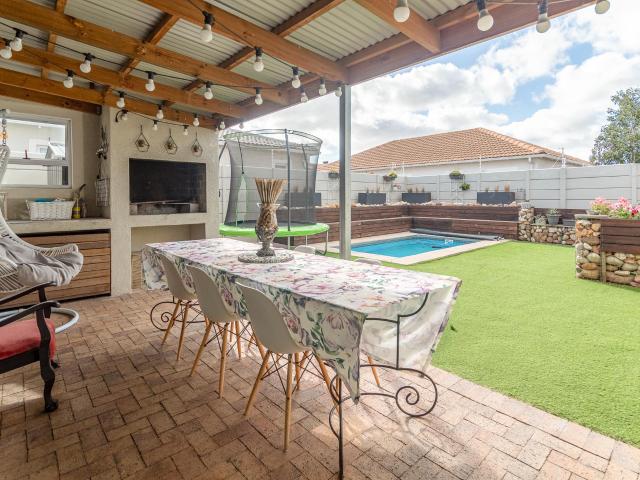 4 Bedroom House in Sunningdale