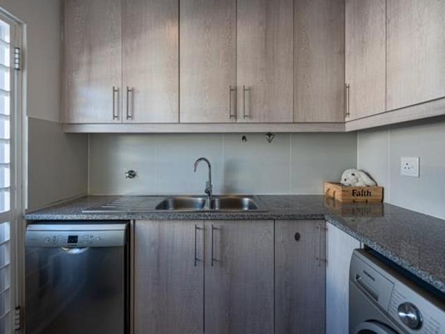 4 Bedroom House in Sunningdale