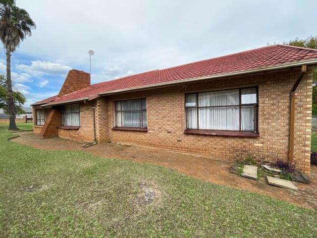 4 Bedroom House in Sunnyridge