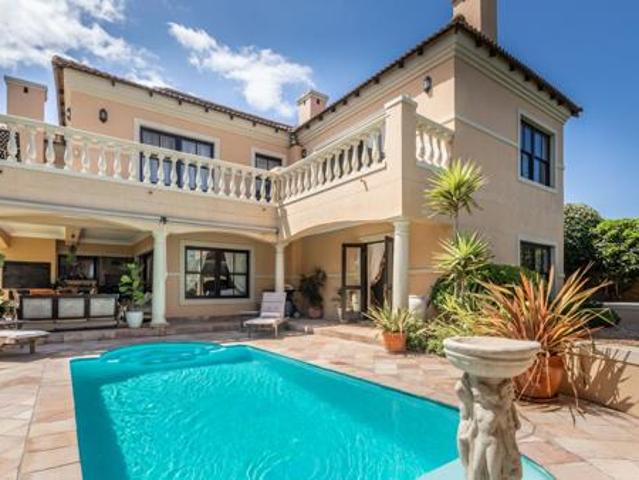 4 Bedroom House in Sunset Beach