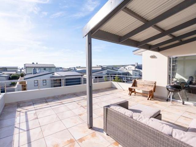 4 Bedroom House in Sunset Estate