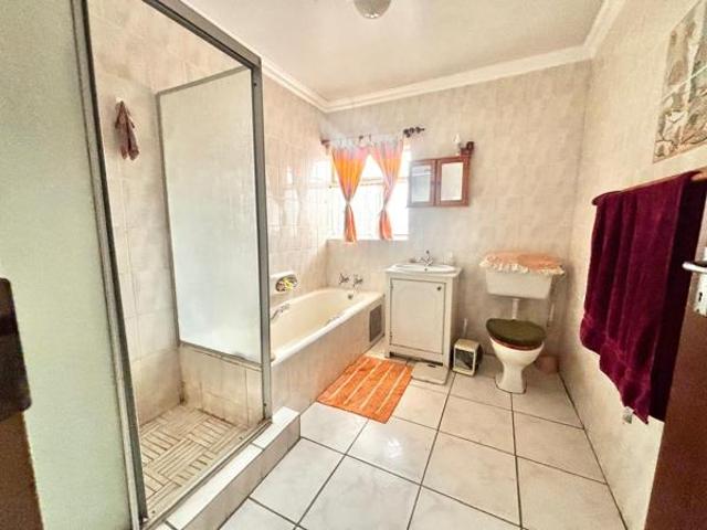 4 Bedroom House in Sunset Park