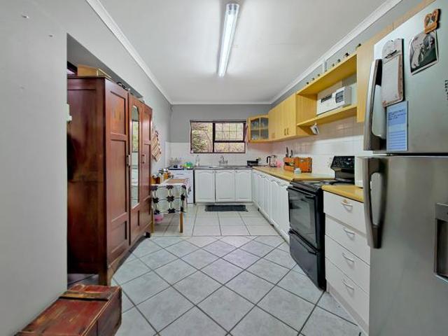 4 Bedroom House in Sunridge