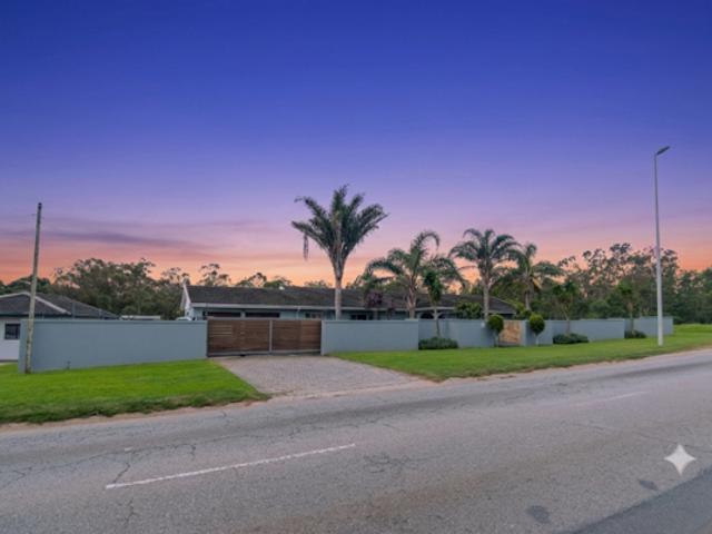 4 Bedroom House in Sunridge Park
