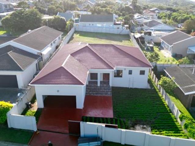 4 Bedroom House in Sunrise on Sea
