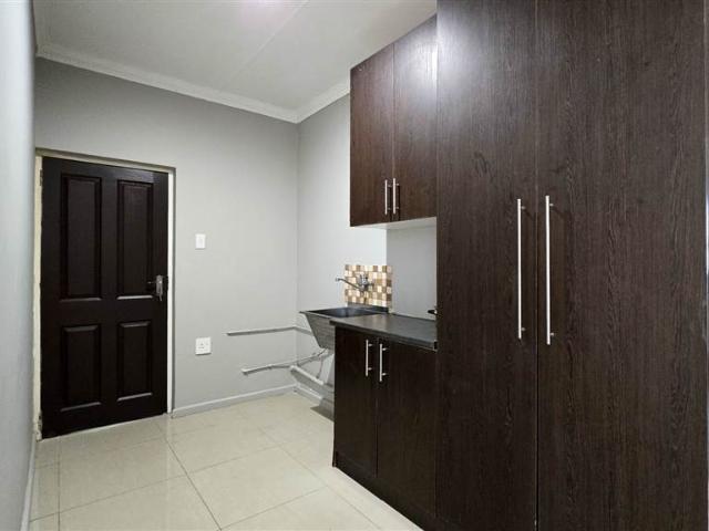 4 Bedroom House in Sunrise on Sea