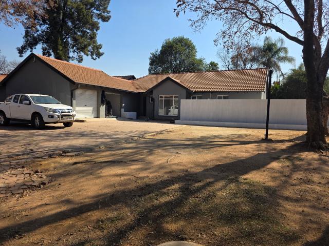 4 Bedroom House in Sunward Park