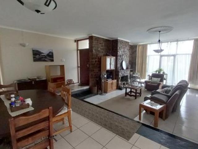4 Bedroom House in Port Elizabeth Central