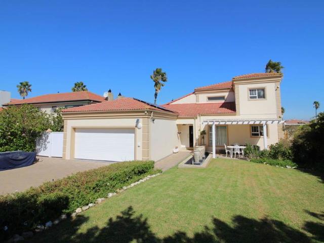 4 Bedroom House in Port Owen
