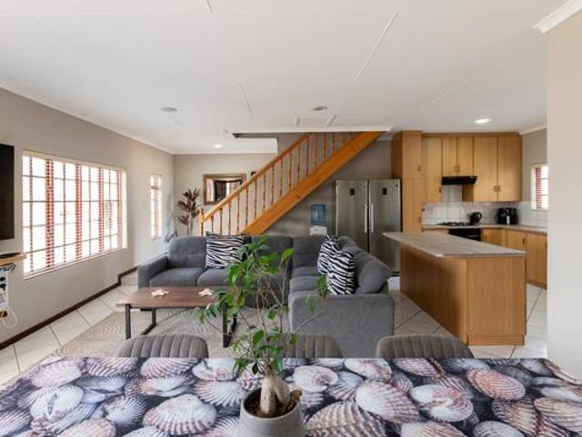 4 Bedroom House in Port Owen