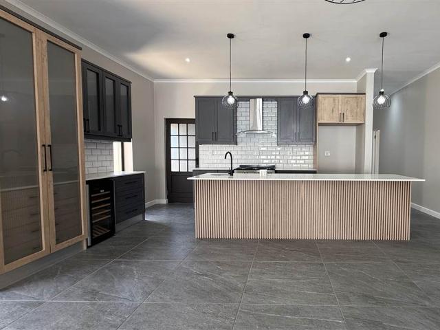 4 Bedroom House in Paarl