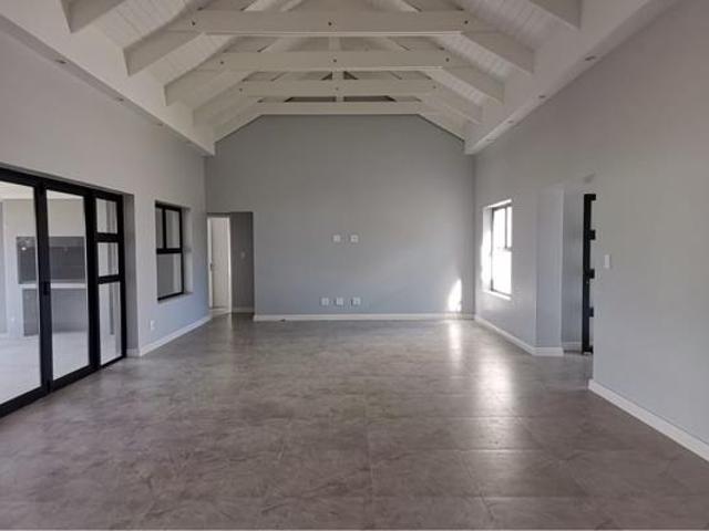 4 Bedroom House in Paarl Central