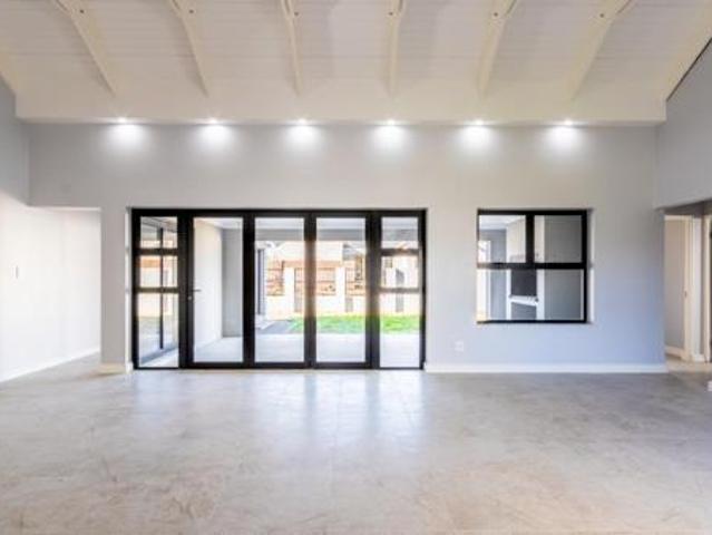 4 Bedroom House in Paarl Central