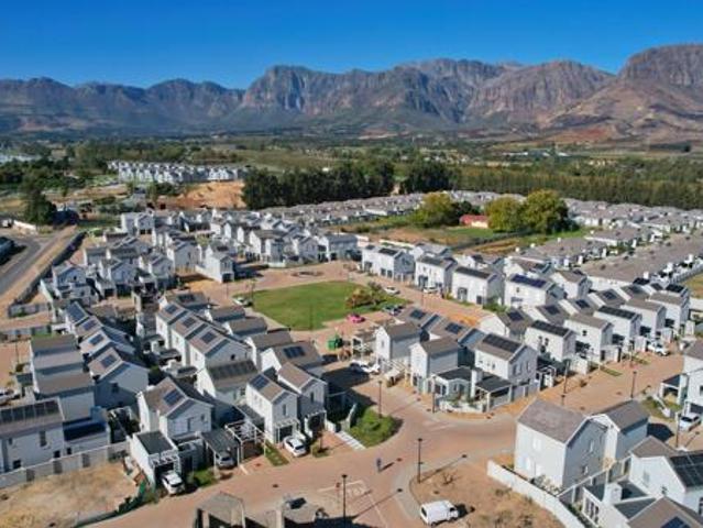 4 Bedroom House in Paarl Central