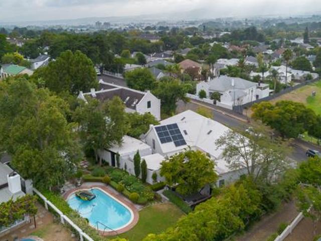 4 Bedroom House in Paarl Central West