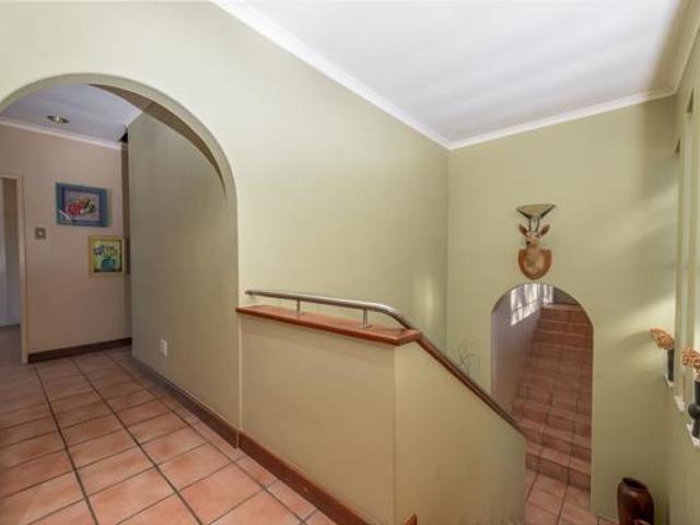4 Bedroom House in Paarl Central West