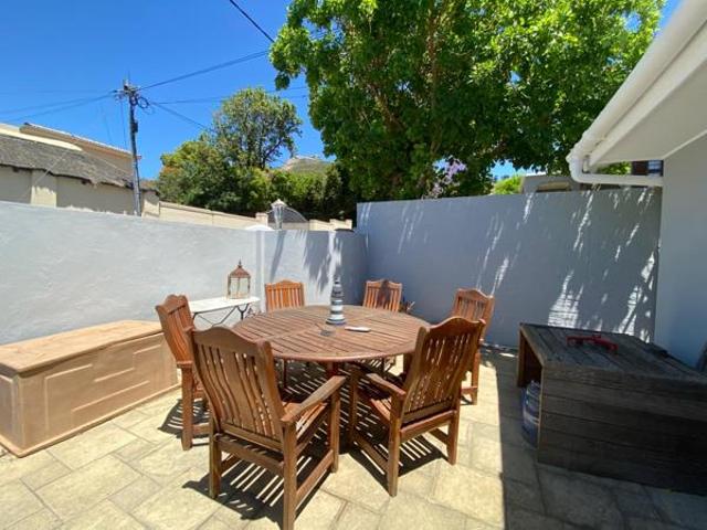 4 Bedroom House in Paarl Central West