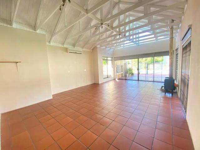 4 Bedroom House in Paarl Central East
