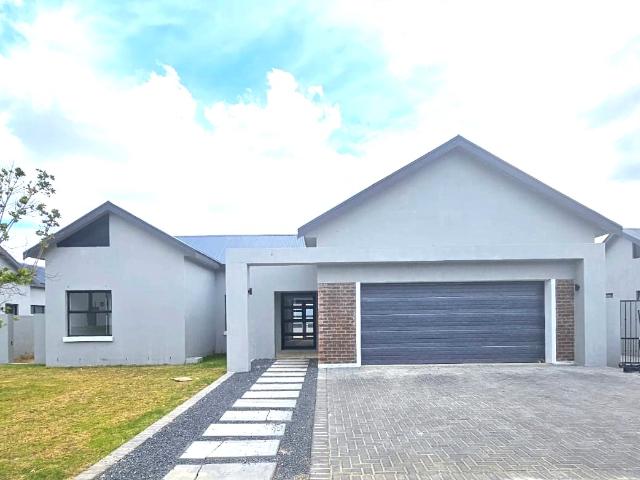 4 Bedroom House in Paarl South