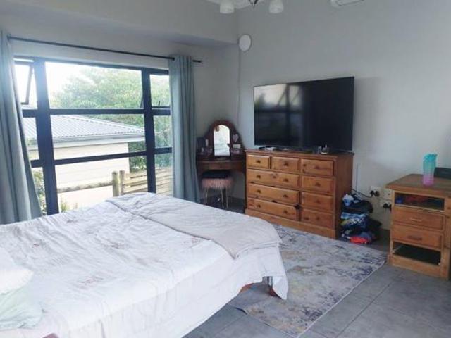 4 Bedroom House in Palm Lakes Estate