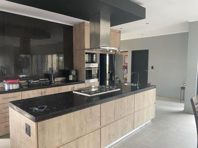 4 Bedroom House in Palm Lakes Estate
