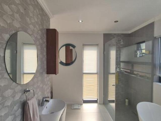 4 Bedroom House in Palm Lakes Estate