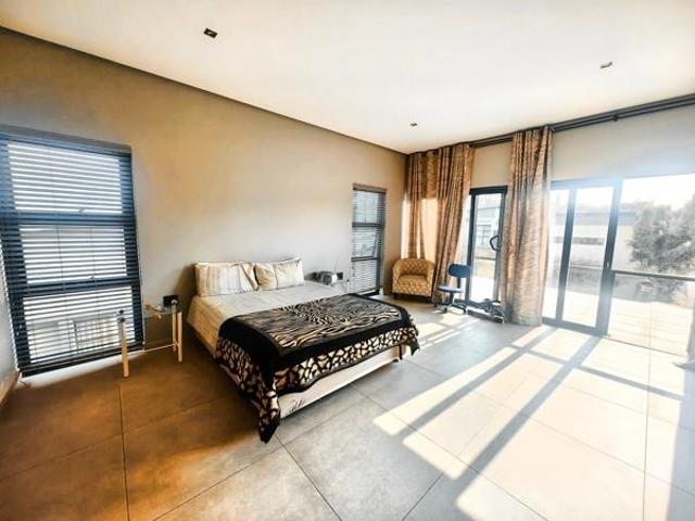 4 Bedroom House in Palm Lakes Estate