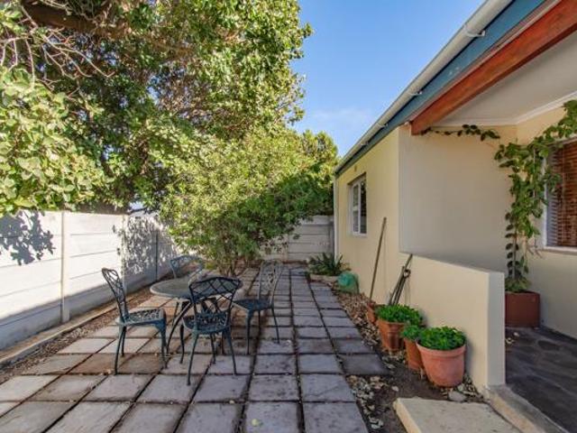 4 Bedroom House in Palmiet