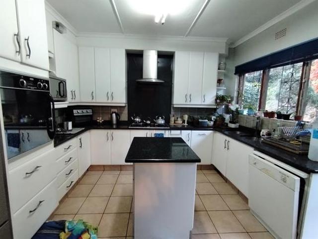 4 Bedroom House in Panorama