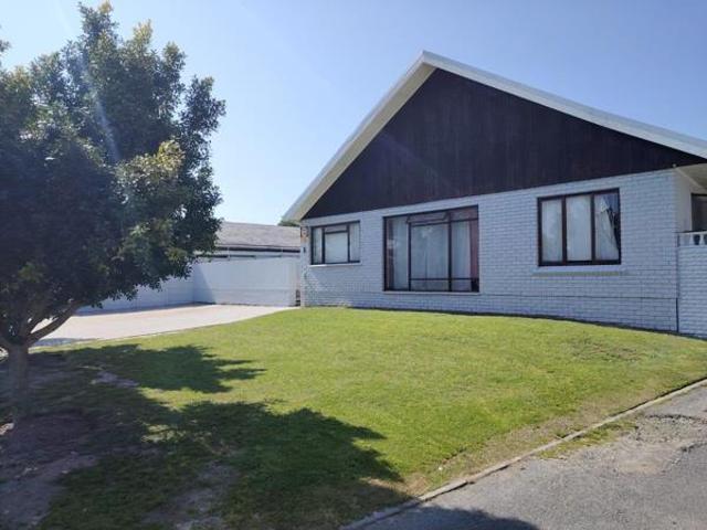 4 Bedroom House in Panorama